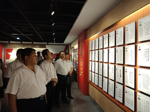 隴運(yùn)集團(tuán)公司黨委開展“不忘初心、牢記使命”紀(jì)念建黨98周年主題黨日活動