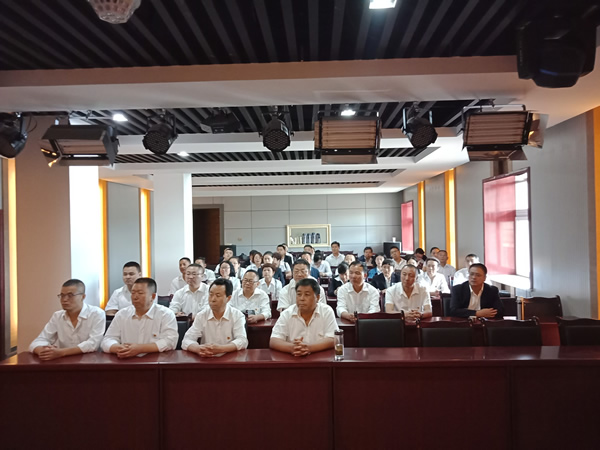 隴運(yùn)集團(tuán)公司黨委開展“不忘初心、牢記使命”紀(jì)念建黨98周年主題黨日活動